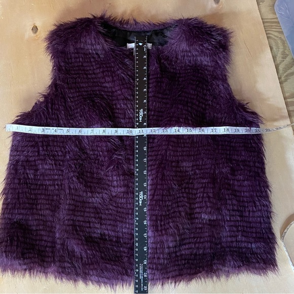 WD.NY Purple Faux Fur Nest - Picture 8 of 9